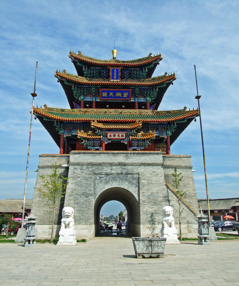 有玉皇阁,古街巷,天主教堂,古寺庙等